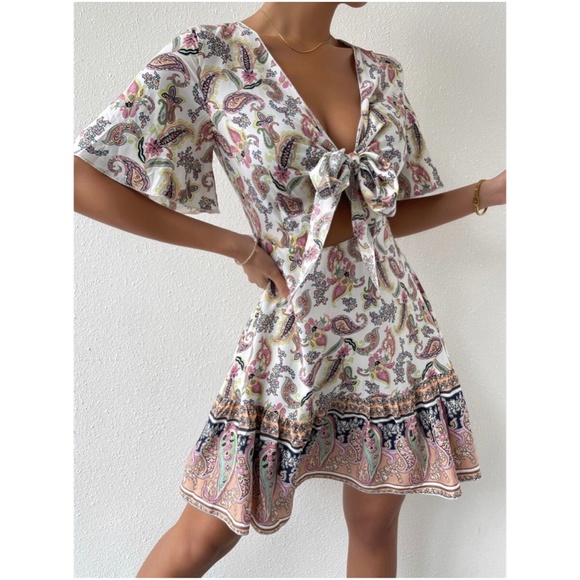 Boho White Floral Paisley Print Butterfly Sleeve Mini Dress - Picture 10 of 11